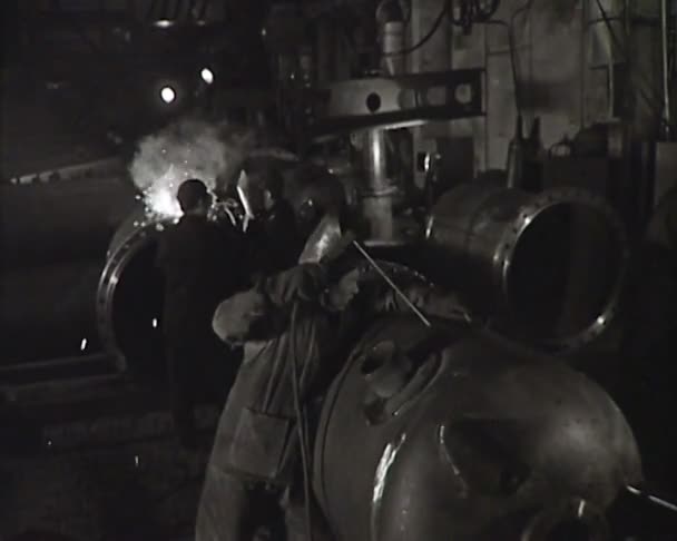 Pracowników z ZSRR w fabryce. Kroniki — Wideo stockowe