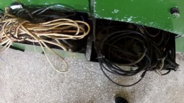 elektrik kablo ve yönetim kurulu