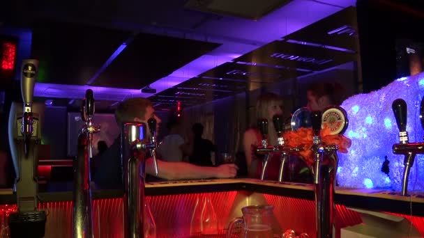 Nachtclub, Besucher. — Stockvideo