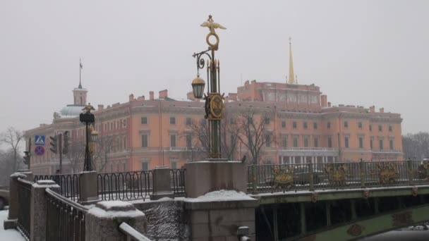 El puente de San Petersburgo. El invierno . — Vídeo de stock