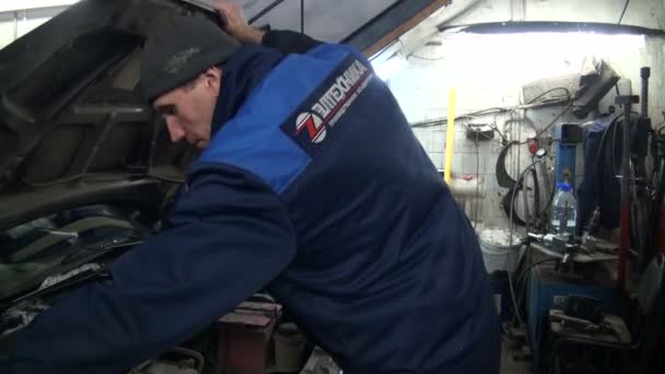 Reparatur des Autos — Stockvideo