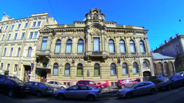 Fachada de un antiguo edificio en San Petersburgo — Vídeos de Stock