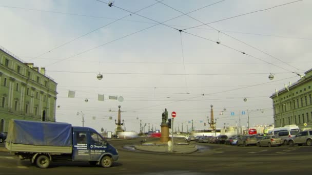 St. Petersburg'da eski bir binanın dış cephe — Stok video