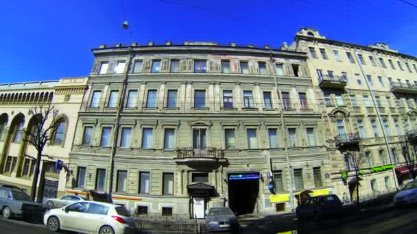 Facade of an old building in St. Petersburg — Stock Video