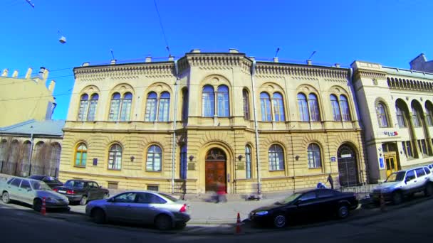 Fachada de un antiguo edificio en San Petersburgo — Vídeos de Stock