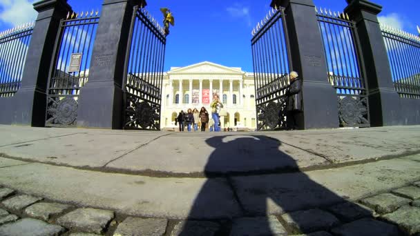 Государственный Русский музей в Санкт-Петербурге — стоковое видео