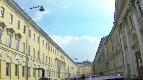 A fachada de um edifício antigo em São Petersburgo — Vídeo de Stock
