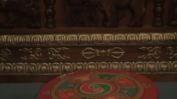 Buddhistiska tempel interiör — Stockvideo