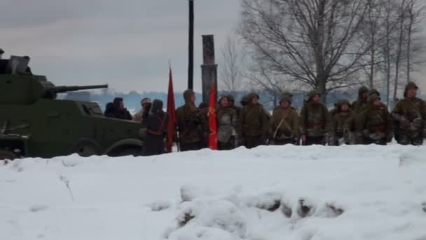 De soldaten in de rangen — Stockvideo