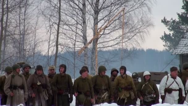 De soldaten in de rangen — Stockvideo