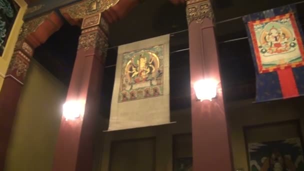 Interior del templo budista — Vídeos de Stock