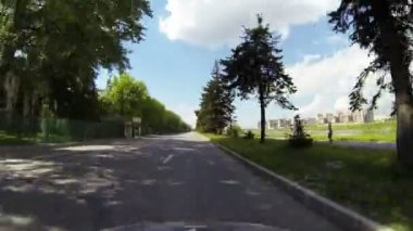 şehir dışında bir otoyolda sürüş