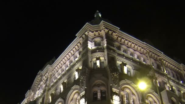 La facciata di un vecchio edificio a San Pietroburgo — Video Stock