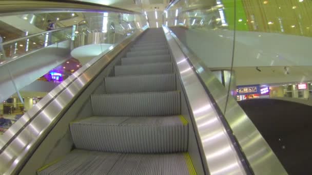 Escalator going up — Stock Video