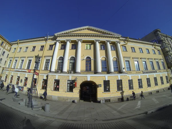 st. Petersburg'da eski bir binanın dış cephe