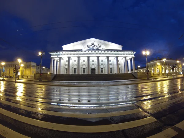 Antiguo edificio de la Bolsa de Valores en la noche, San Petersburgo, Rusia Imagen De Stock