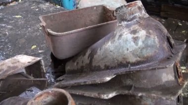 paslı eski tuvalet ve tuvaletler