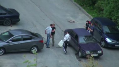 sürücülerin yolda çatışma