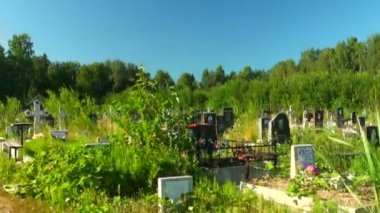 tipik bir Rus mezarlığı