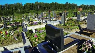 tipik bir Rus mezarlığı