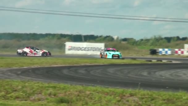 Cars racing on track — Stock Video