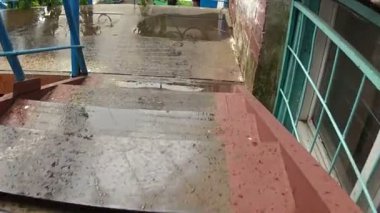 Tırabzanlı merdiven