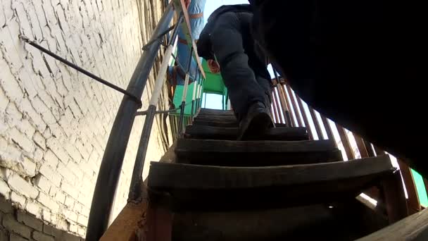 Schritte der Treppe — Stockvideo