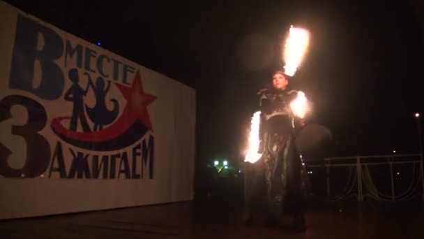 Fire show in the Park — Stock Video