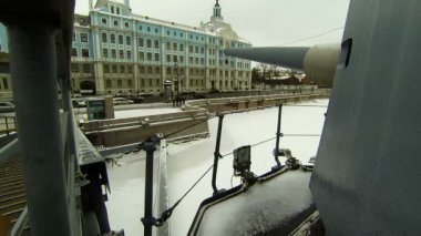 Savaş topu, cruiser Aurora 2.7k deniz topları.