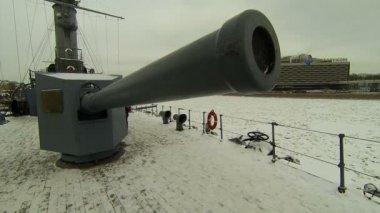 Savaş topu, cruiser Aurora 2.7k deniz topları.