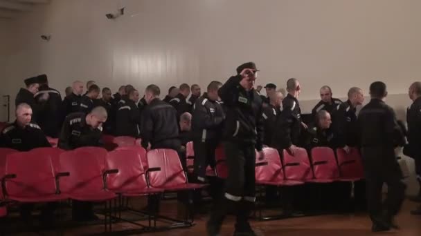 Veroordeeld in het auditorium van de gevangenis van de club — Stockvideo