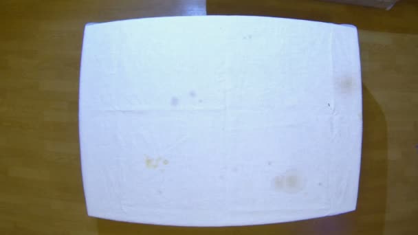 Avec une table festive 