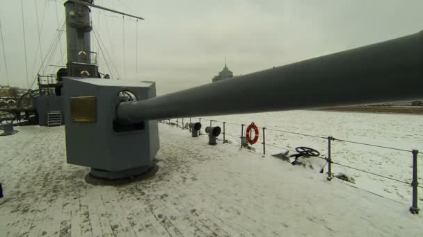 Κανόνι, ναυτικά πυροβόλα όπλα του το Κρουαζερόπλοιο aurora 2.7k. — Αρχείο Βίντεο