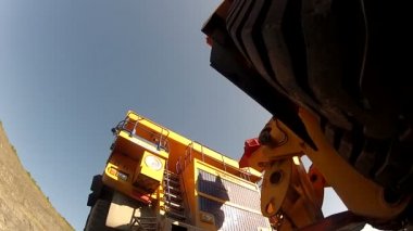 Şantiye, büyük sarı maden kamyonu