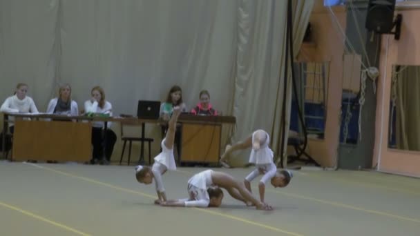 Concursos infantiles de gimnasia — Vídeos de Stock