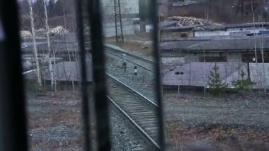 ayna tren rayları üzerinde görüntüleyin