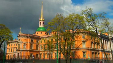 Aziz Michael'ın Kalesi