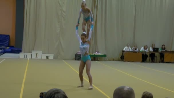 Children's competitions in gymnastics — Stock Video