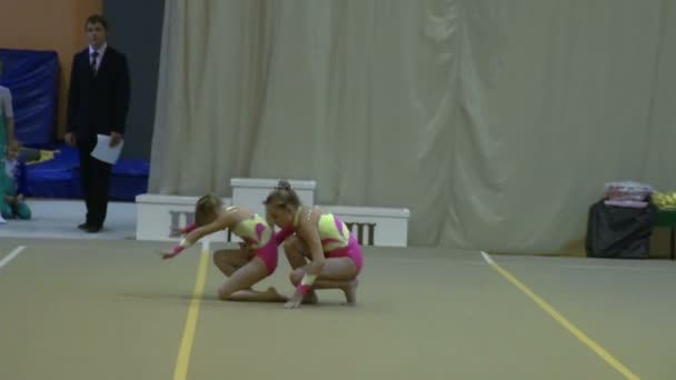 Children's competitions in gymnastics — Stock Video