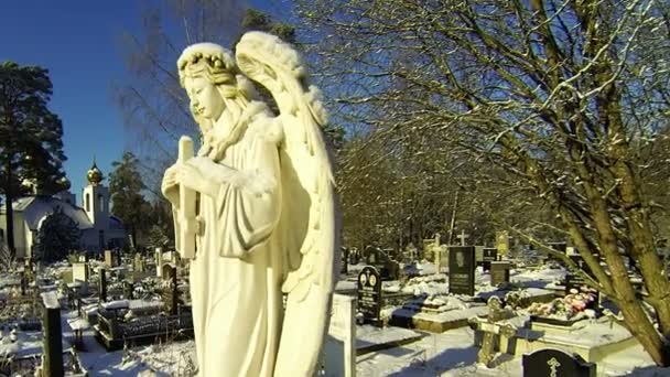 Begraafplaats engel — Stockvideo