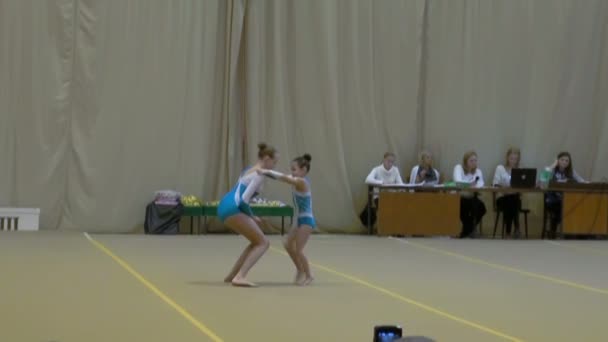 Dětské soutěže v gymnastice — Stock video
