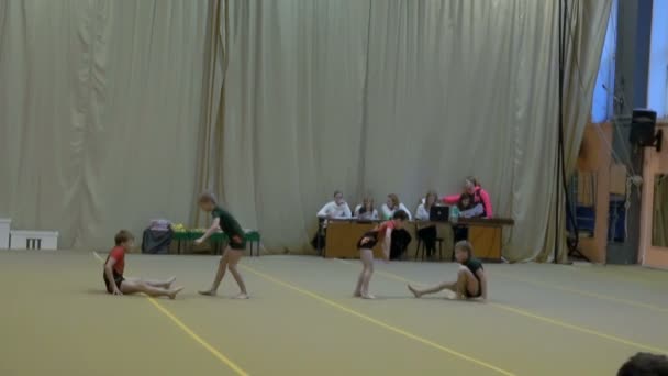 Concours pour enfants en gymnastique — Video