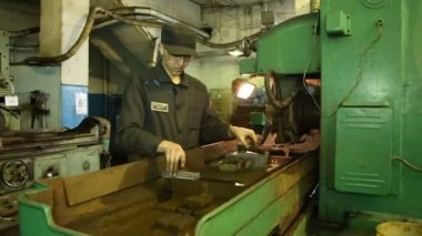 Dükkanı açma çalışması