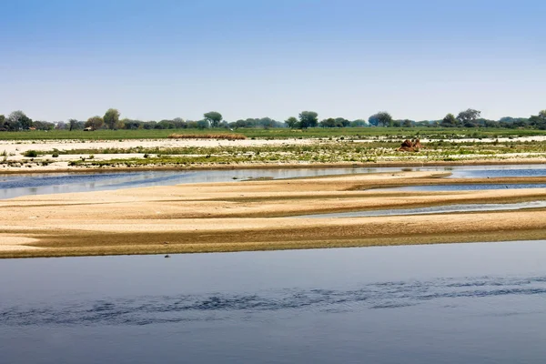 Landschap met rivier — Stockfoto