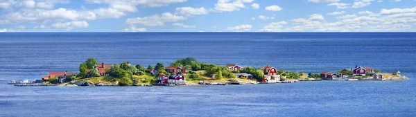 작은 돌 섬에 — 스톡 사진