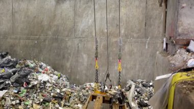 çöp yığınları hareketli vinç