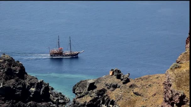 Sailing boat in Greece — Stock Video