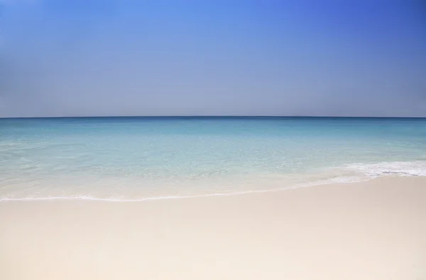 The island of dreams. Rest and relaxation. White sand and azure — Stock Photo, Image