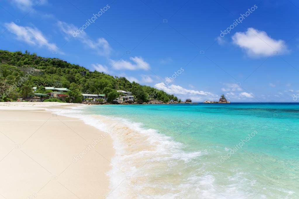 coral branco praia areia e azul oceano u00cdndico u2014 Stock Photo u00a9 Logray #15652629 Coral Azul Praia ~ coral branco praia areia e azul oceano u00cdndico u2014 Stock Photo u00a9 Logray #15652629