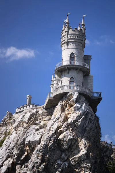 Nido de golondrina. Ucrania. Gaspra. La orilla sur de la Crimea . — Foto de Stock